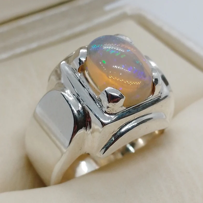 Pristine Unity – Agate Ring with Metal | Quotidian Opulence Collection