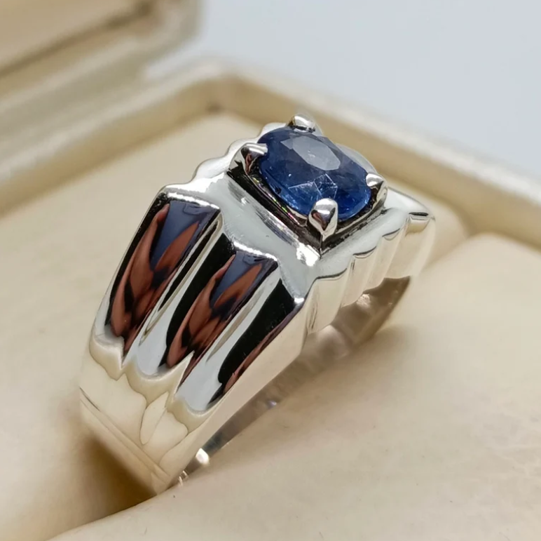 Royal Azure – Unheated Blue Sapphire Oval Shape Ring | Sovereign Splendor | Forbidden Collection