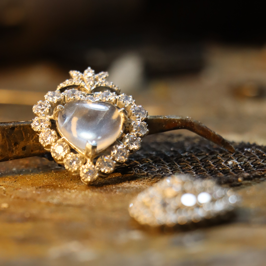 Eternal Love – Agate and Zirconia Adjustable Heart-Shaped Silver Pendant | Whispers of Nature Collection