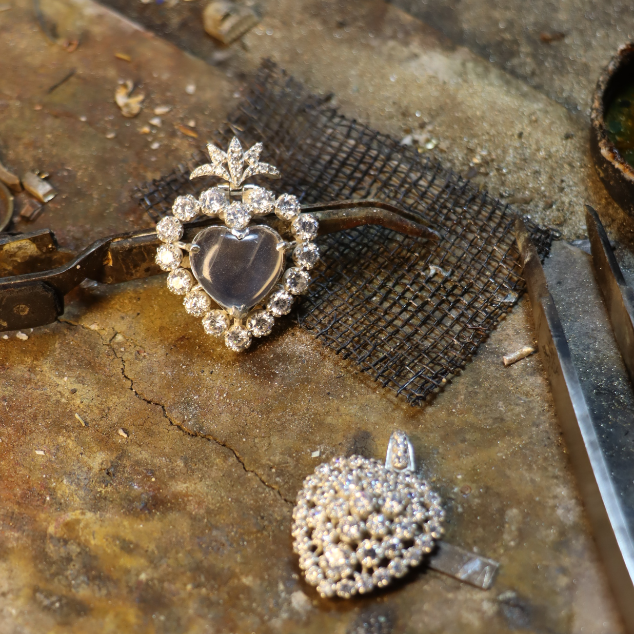 Eternal Love – Agate and Zirconia Adjustable Heart-Shaped Silver Pendant | Whispers of Nature Collection