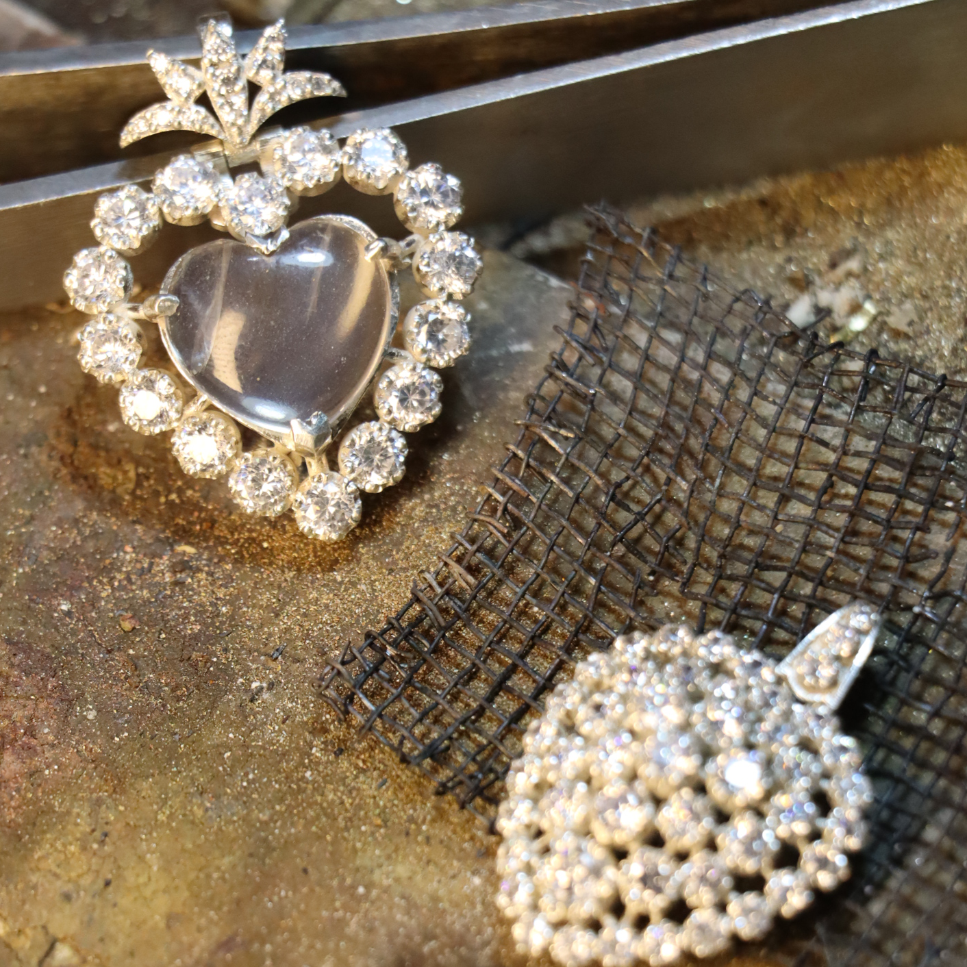 Eternal Love – Agate and Zirconia Adjustable Heart-Shaped Silver Pendant | Whispers of Nature Collection