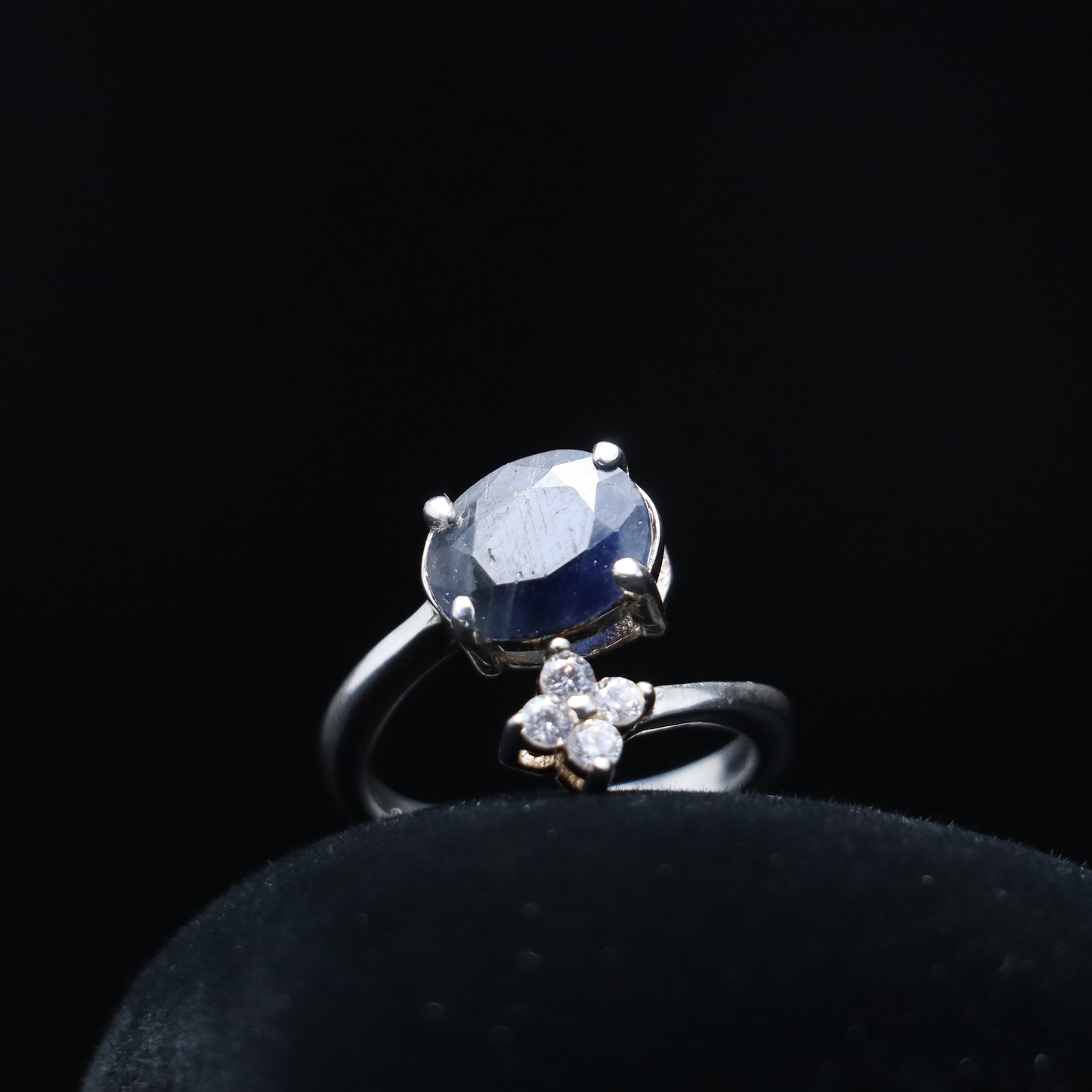 Celestial Harmony – Blue Sapphire and Amethyst Oval Silver Ring | Sovereign Splendor | Forbidden Collection