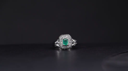 Emerald Majesty – The Opulent Bloom Ring | Quotidian Opulence Collection