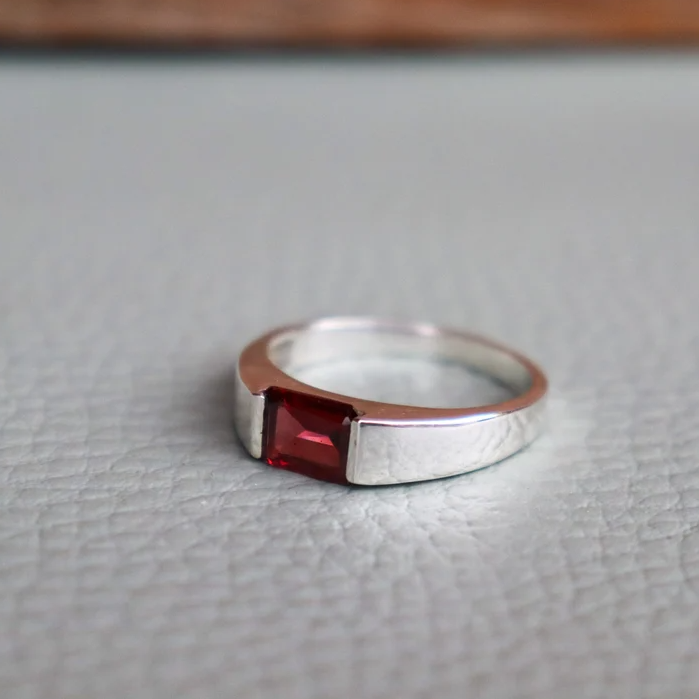 Crimson Radiance – The Ruby Majesty Ring | Quotidian Opulence Collection