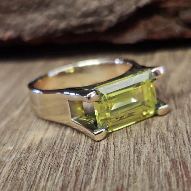 Verdant Radiance – The Green Tourmaline Ring | Quotidian Opulence Collection