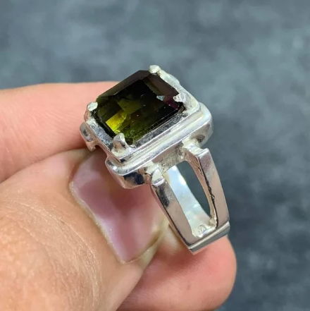 Green Sapphire, Rec shape, sterling Silver Ring