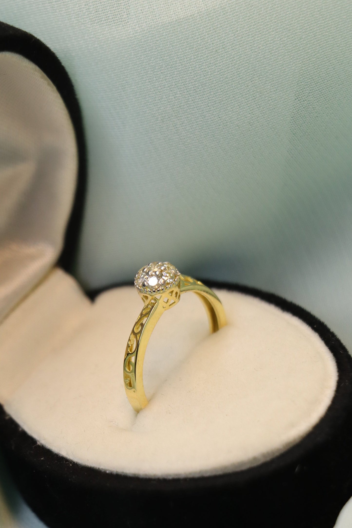 Eternal Glow – Moissanite Diamond Circle-Shaped Gold Ring | Quotidian Opulence Collection