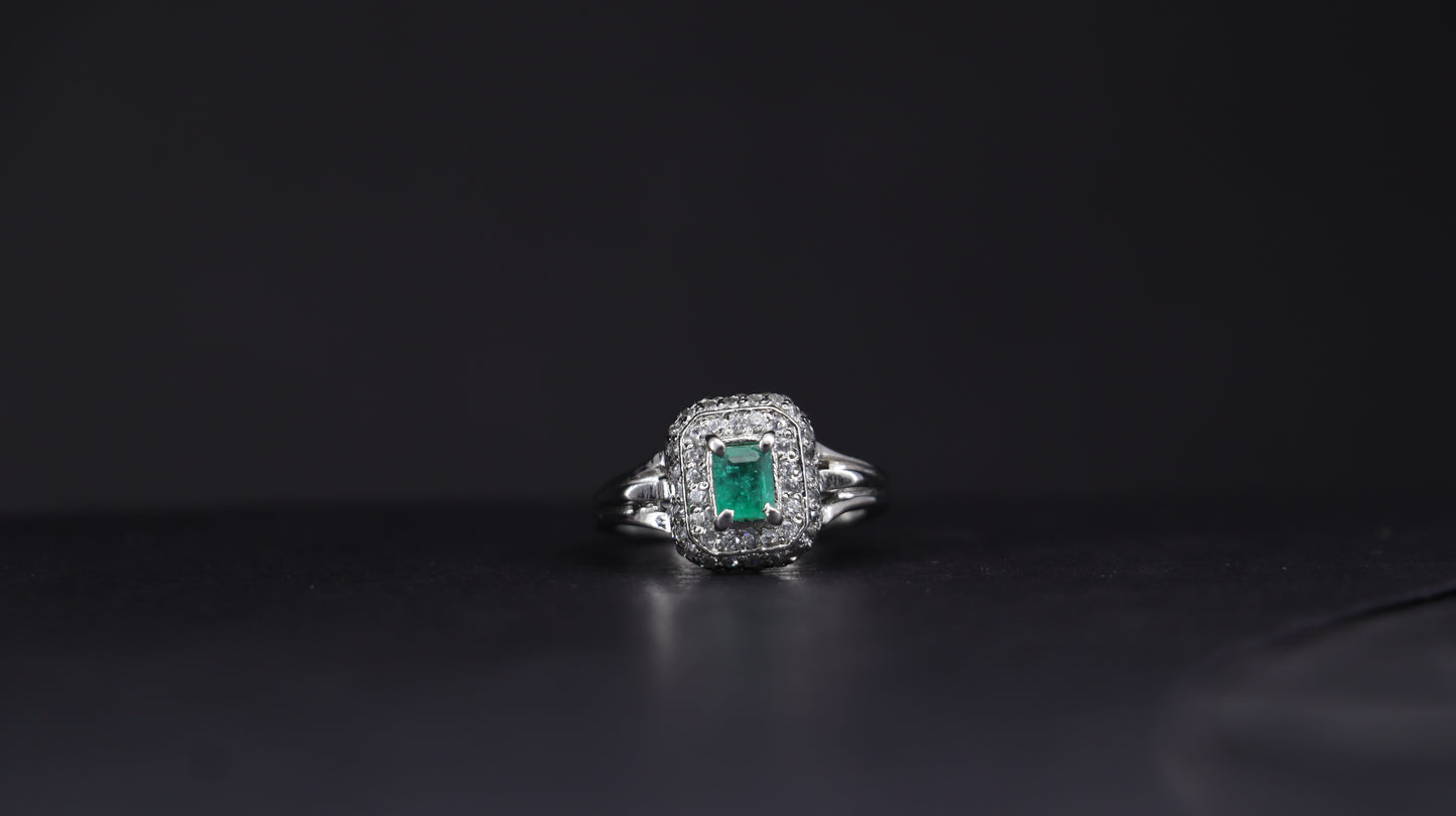 Emerald Majesty – The Opulent Bloom Ring | Quotidian Opulence Collection