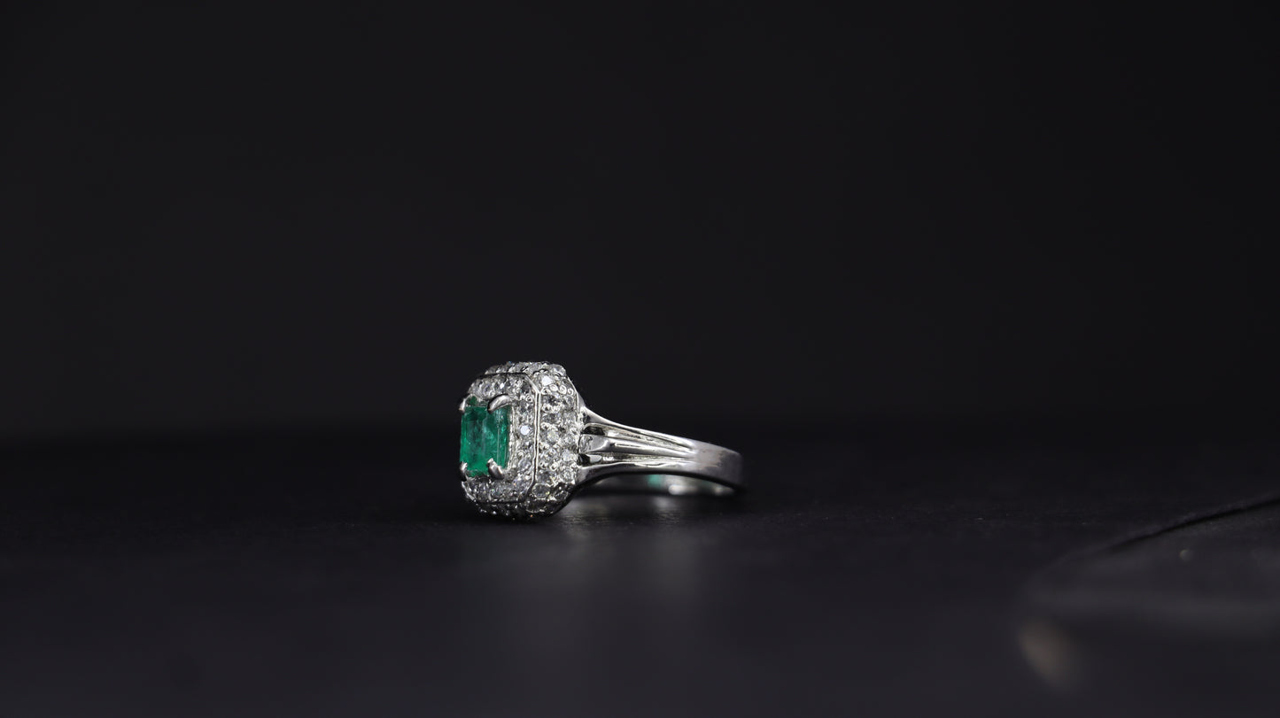 Emerald Majesty – The Opulent Bloom Ring | Quotidian Opulence Collection